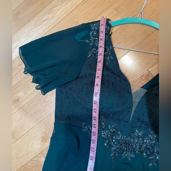 Fancy Dress chiffon hi low hem curvy - Picture 9 of 13